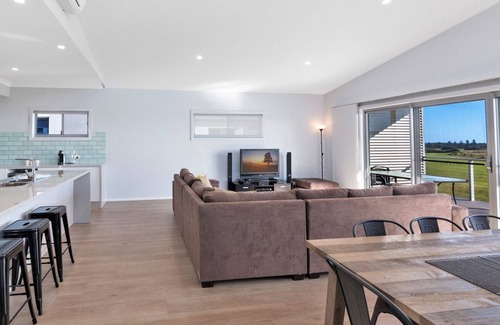 Carrickalinga House | Time Away - 50 Turnberry Drive