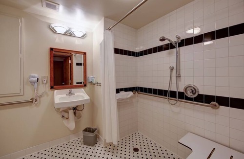 Harbor Hotel | Time-Traveler’s Delight! Family-friendly Unit Near Promenade, Long Beach
