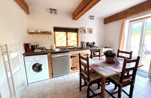 Quillan House | Timeless in Quillan: Remodeled 4/5 person Auberge with terrace+plunge pool