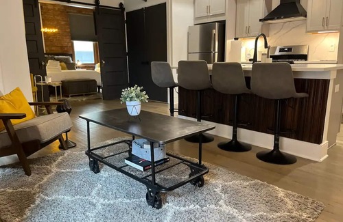 Over-the-Rhine Condo | Timeless Loft -OTR -TQL w/FREE Parking