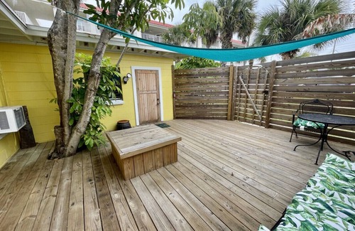 Orlando Beach Cottage | Tiny Cottage - 1 Bed/1 Bath w/Beach Across Street