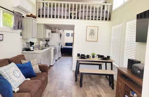 Vian House | Tiny Getaway at Ten Killer