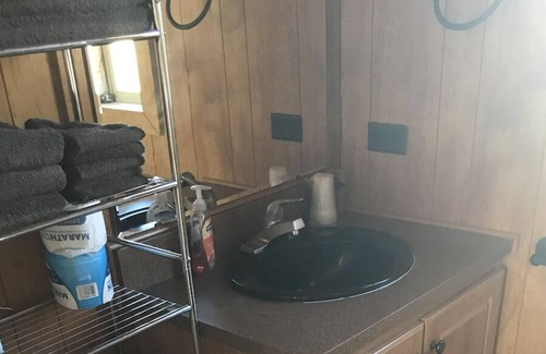 Heise Cabin | Tiny Home @ 7N Ranch Resort, sleeps 4, central location.
