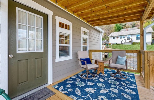 Old Fort House | Tiny Home-Mary Ida's Place - walkable location