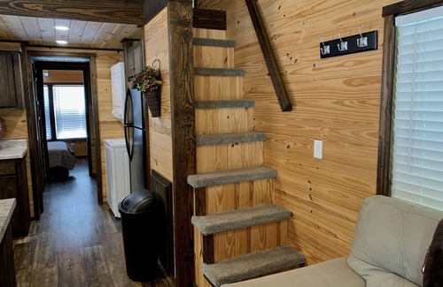 Blairsville Cabin | Tiny home only 1 mile from Vogel State Park! The Gray Loft Reece Farm Village