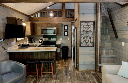 Blairsville Cabin | Tiny Home only 1 mile to Vogel State Park! Wandering Wood at the Reece Farm Vlg