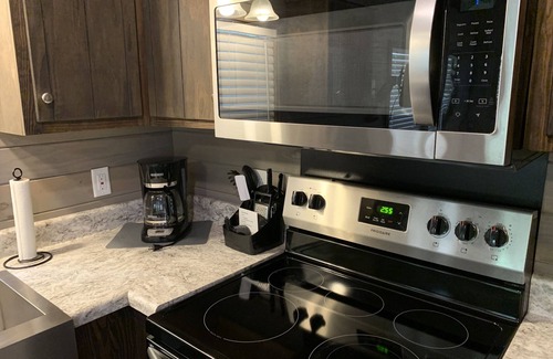 Blairsville Cabin | Tiny Home only 1 mile to Vogel State Park! Wandering Wood at the Reece Farm Vlg