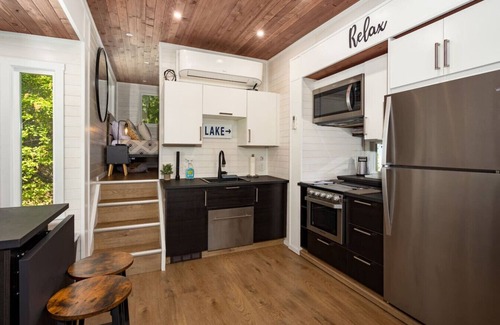 Sagle House | Tiny Home Paradise Stay w/Lake & Mountain Views