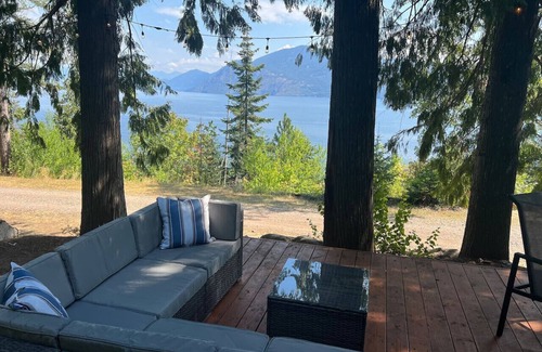 Sagle House | Tiny Home Paradise Stay w/Lake & Mountain Views
