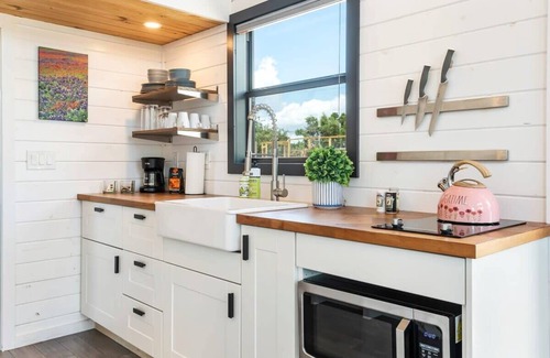 Dripping Springs Cabin | Tiny Home, Pool, Dripping Springs