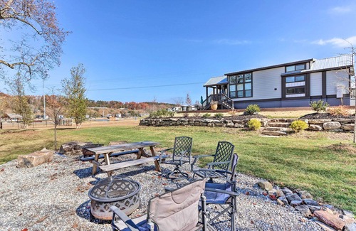 Morganton House | Tiny Home Retreat w/Fire Pit ~ 3 Mi to Lake!