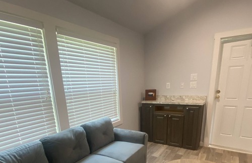 Cleveland House | Tiny home with amenities!