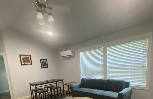 Cleveland House | Tiny home with amenities!