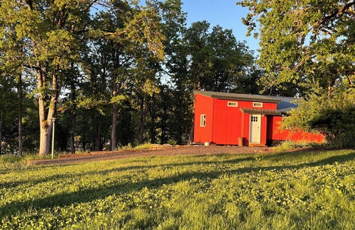 Molalla Cabin | Tiny House is a Quiet Oak Grove
