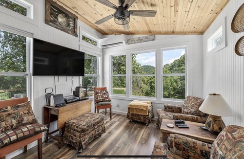 Baxter Cabin | Tiny House on Center Hill Lake