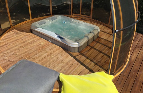 Yvias Cabin | Tiny house Private Jacuzzi Dome