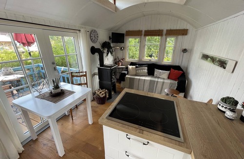 Pruchten Apartment | Tiny house with terrace, beach chair and garden near Zingst