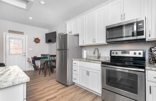 Deltaville House | Tiny Luxury Studio GuestHouse in Deltaville