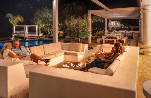 Colinas Verdes Villa | Tiny Whale Lodge, a unique space for groups