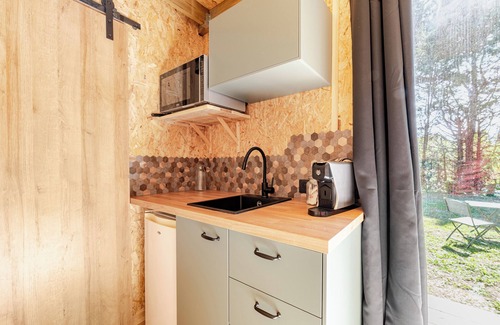 Orange Cabin | Tinyhouse & bees: an unusual stay in Provence
