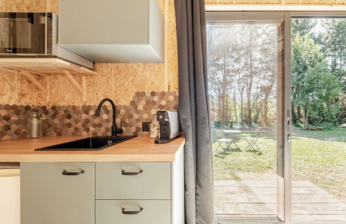 Orange Cabin | Tinyhouse & bees: an unusual stay in Provence