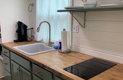 Pensacola Cottage | #tinyhousenation minutes to Pensacola Beach