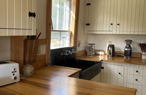 Vinalhaven House | Tip Toe Cottage overlooking Crockett's Cove