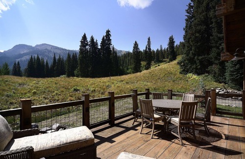 Crested Butte House | Tipple House/7,000 Sq/Ft of Luxury Ski/in Ski-out! Hot Tub/Media Room/Fire Pit!