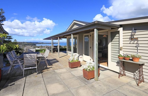 Oneroa House | Tiri Heights Summary: