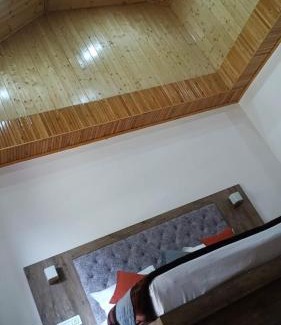 Banjar Hotel | Tirthan Villa Resort
