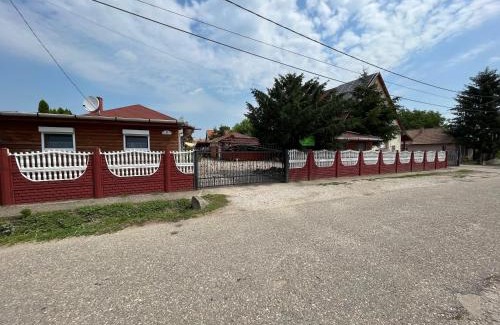 Tiszakeszi Apartment | Tiszavirág apartman