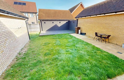 Stanford-le-Hope House | Tms Lovely 5-Bed House in Stanford-le-Hope