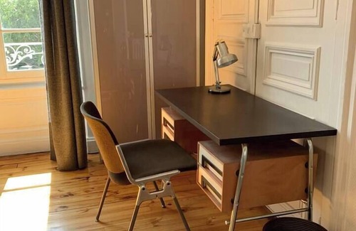 Sablon - Trudaine Apartment | To complete