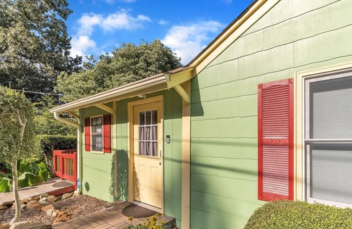 Toccoa Cottage | Toccoa House (2-Bedroom Cottage) - Handicap accessible - Pets Allowed by RedAwning