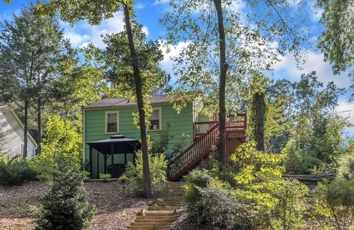 Toccoa Cottage | Toccoa House (2-Bedroom Cottage) - Handicap accessible - Pets Allowed by RedAwning