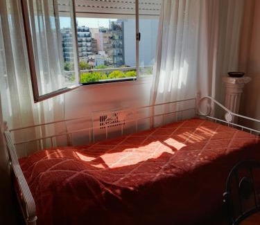 Almagro Apartment | Todo luz y sol a 300 mts Hosp Italiano y Hosp Naval cómodo equipado 4 pers