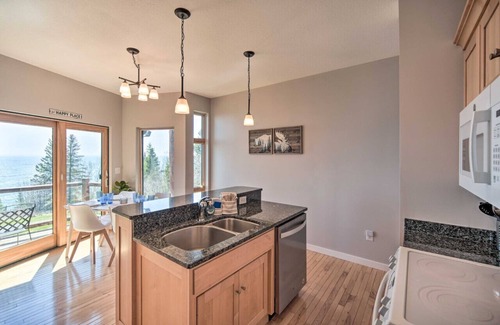 Tofte Villa | Tofte Superior Lakefront 2BR | Beach Access | Near Lutsen | Hiking | EV Charger