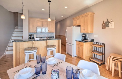 Tofte Villa | Tofte Superior Lakefront 2BR | Beach Access | Near Lutsen | Hiking | EV Charger