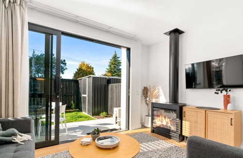 Albert Town Cottage | TOI TOI - WANAKA HOLIDAY HOME, family friendly in Wanaka