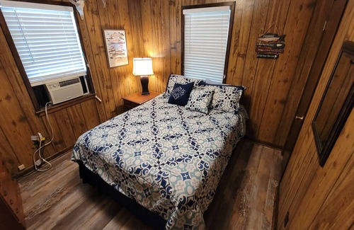 Hemphill House | Toledo Bend Overlook Fishing Cabin