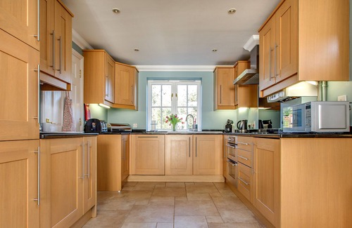 Wells-next-the-Sea House | Tolly House sleeps 8 with private parking