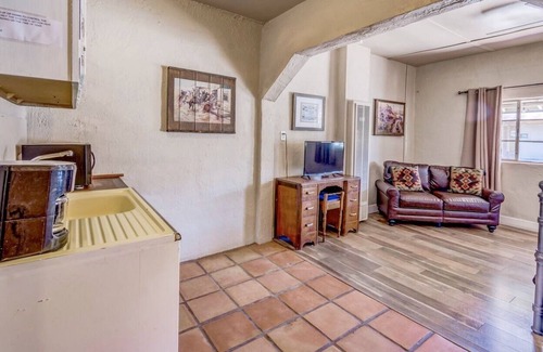 Tombstone House | Tombstone San Jose House Room 3 Charlie Storms