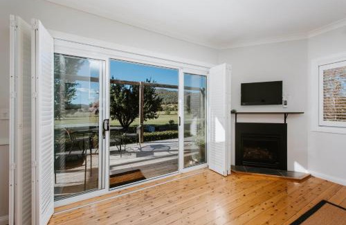 Milroy Apartment | Toms Cottage - "Wilgowrah" -A Country Escape