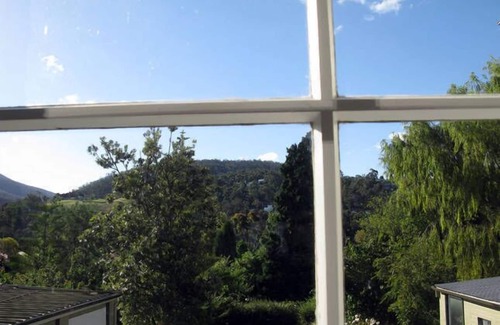South Hobart Apartment | Toogooloowa about Davey 2