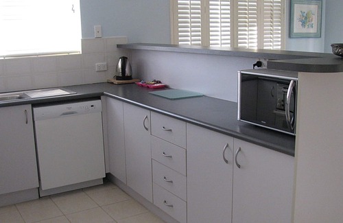 Toowoon Bay Apartment | Toowoon Beach View 3br Villa 4 just steps to beach with views