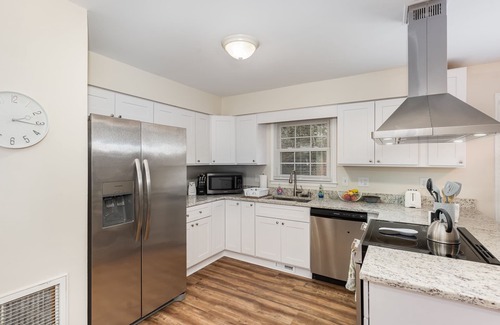 Northeast Raleigh House | Top convenience for Work or Play in Raleigh. Pet friendly 3 bdrm 2 ba