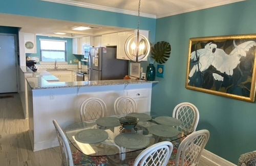 Navarre Beach Condo | Top Floor, Beach Style, Modernized. Winter is great at Navarre Beach!