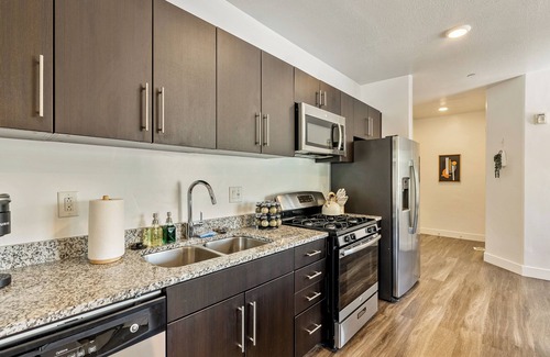 Rio Grande Apartment | Top Floor/City View/Garage Parking/Gym/Wi-Fi/Central