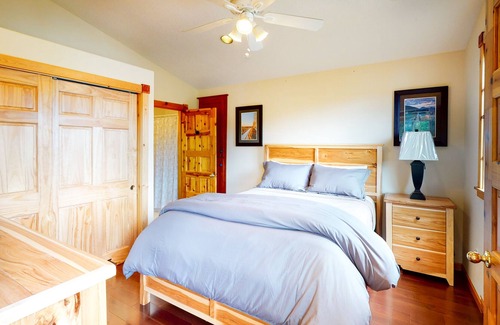 Oak Grove House | Top-floor of riverfront home w/ wraparound deck, free WiFi, & great location