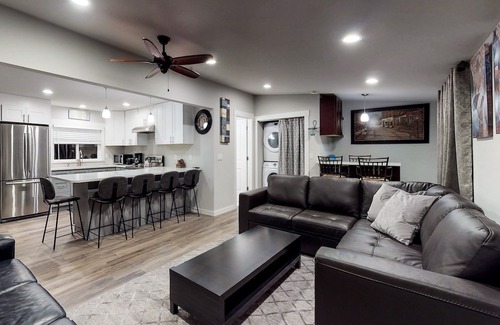 Manson House | Top-floor studio w/ partial lake view & dog-friendly cottage - near town & lake!